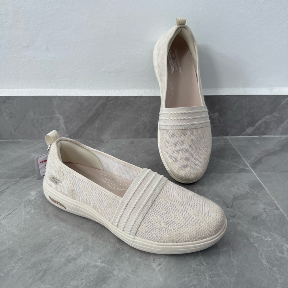Brand new with tags - Skechers Women's Slip-On Knit Sneakers in Cream
